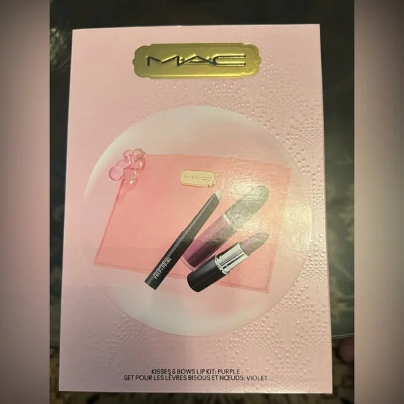 MAC Limited Edition Kisses & Bows Lip Kit: Purple.